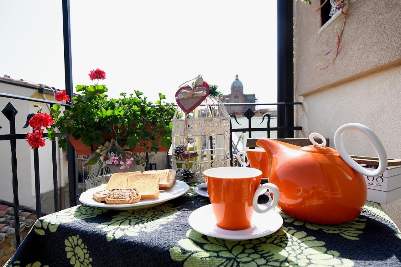 פיאצה ארמרינה B&B Borgo Antico מראה חיצוני תמונה