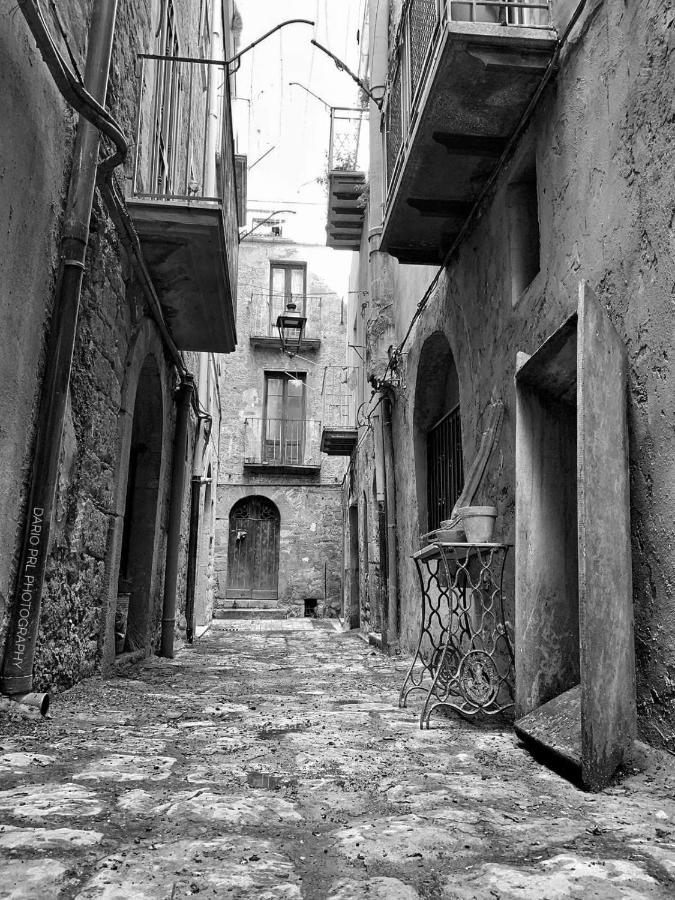 פיאצה ארמרינה B&B Borgo Antico מראה חיצוני תמונה