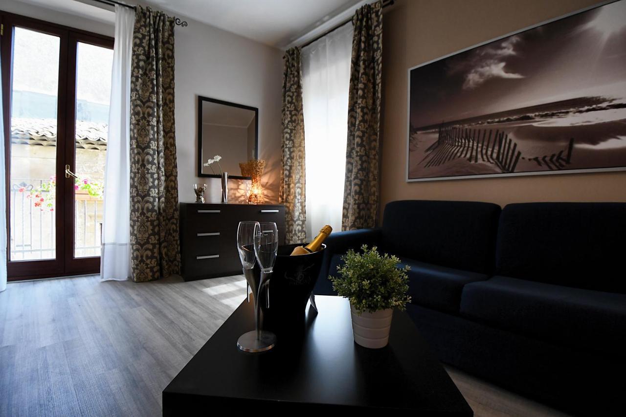 פיאצה ארמרינה B&B Borgo Antico מראה חיצוני תמונה