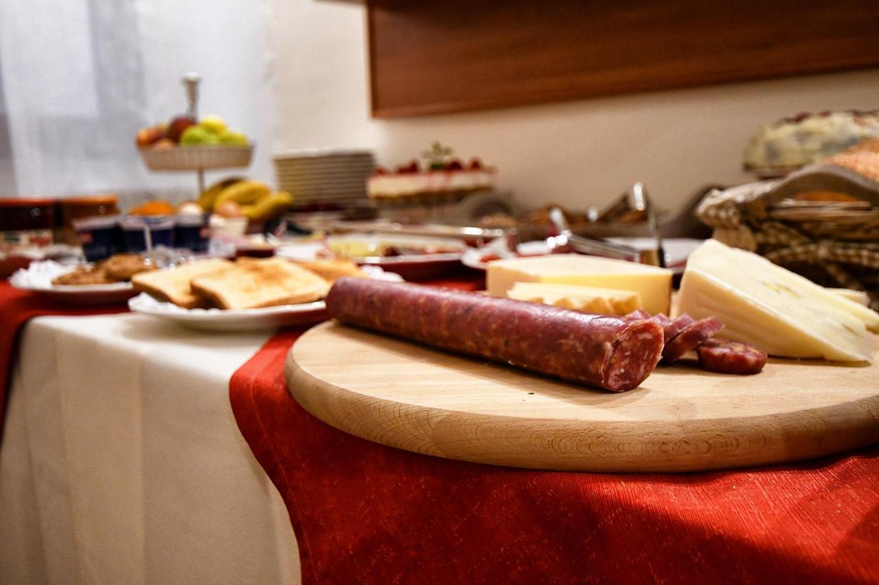 פיאצה ארמרינה B&B Borgo Antico מראה חיצוני תמונה